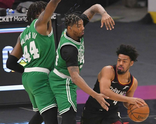 阿斯顿马丁逆转威廉姆斯，拉塞尔带队取胜