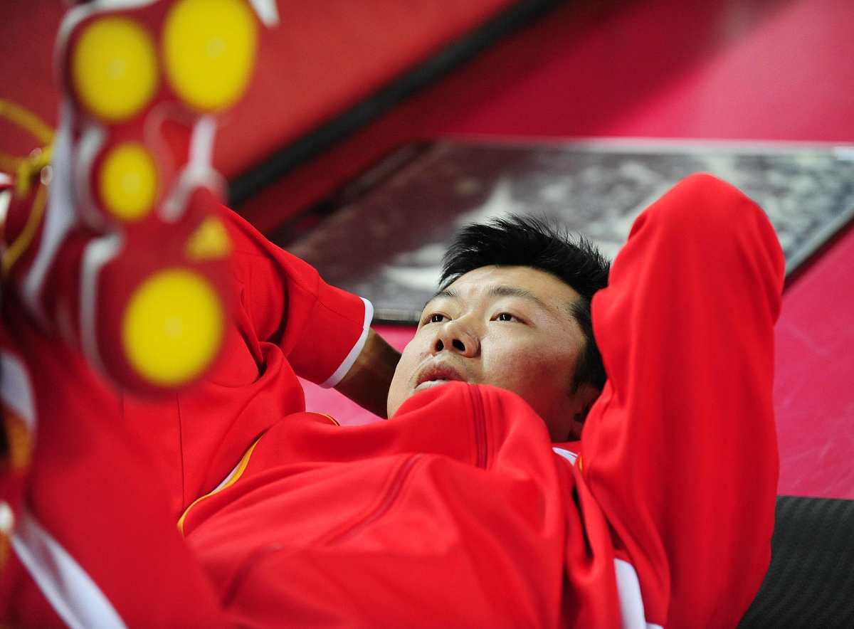 中国队鏖战日本队,樊振东惊艳四座 中国队鏖战日本队,樊振东惊艳四座