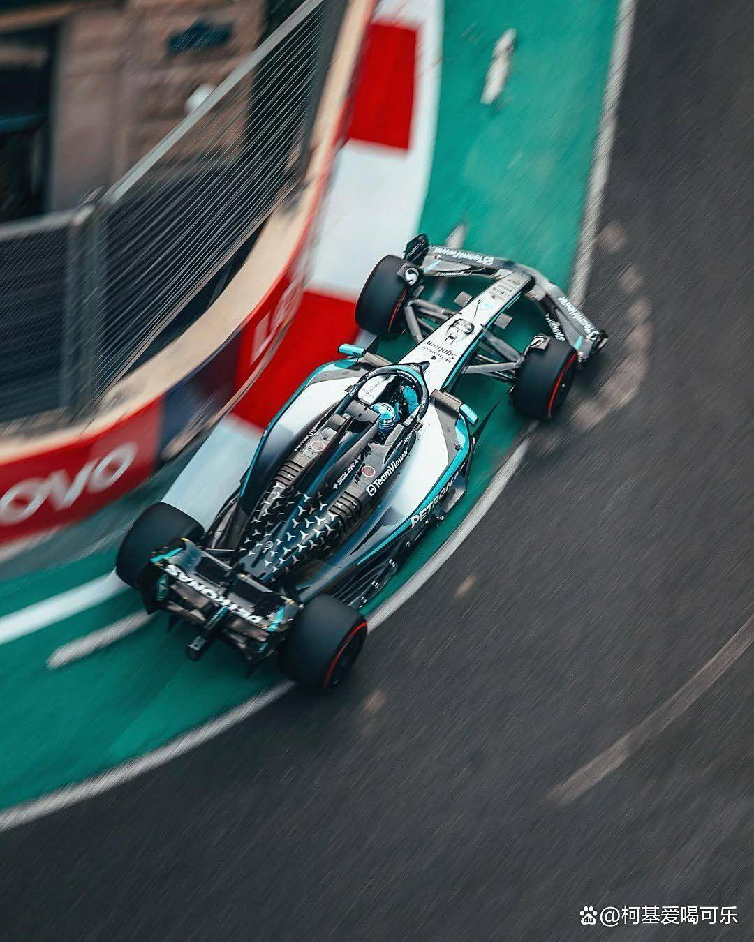 红牛二队鏖战梅赛德斯，塞恩斯惊艳四座