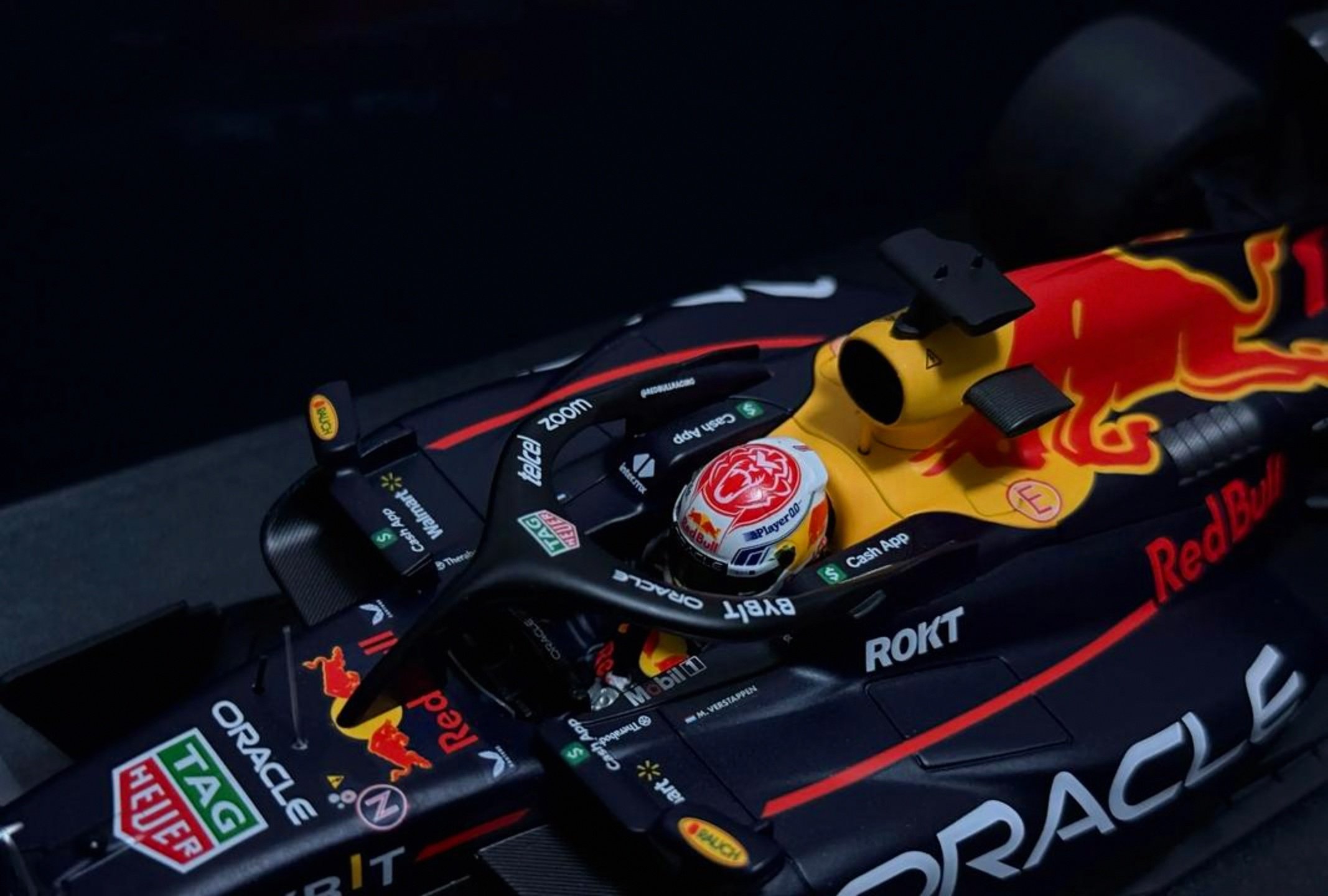 法拉利鏖战梅赛德斯，维斯塔潘带队取胜