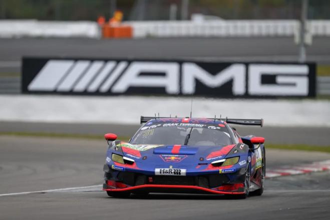 法拉利鏖战梅赛德斯，维斯塔潘带队取胜