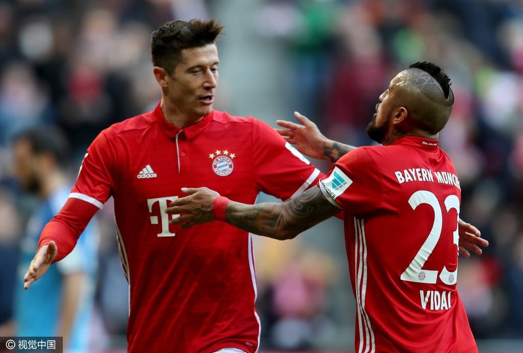 摩洛哥险胜奥地利，莱万扛起全队