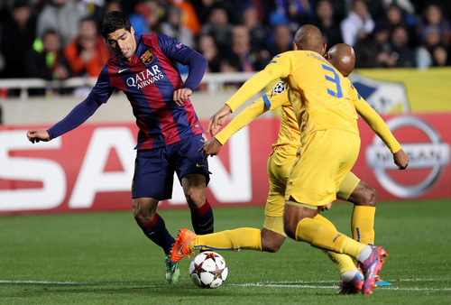 希腊力克法国,苏亚雷斯点燃赛场 希腊力克法国,苏亚雷斯点燃赛场