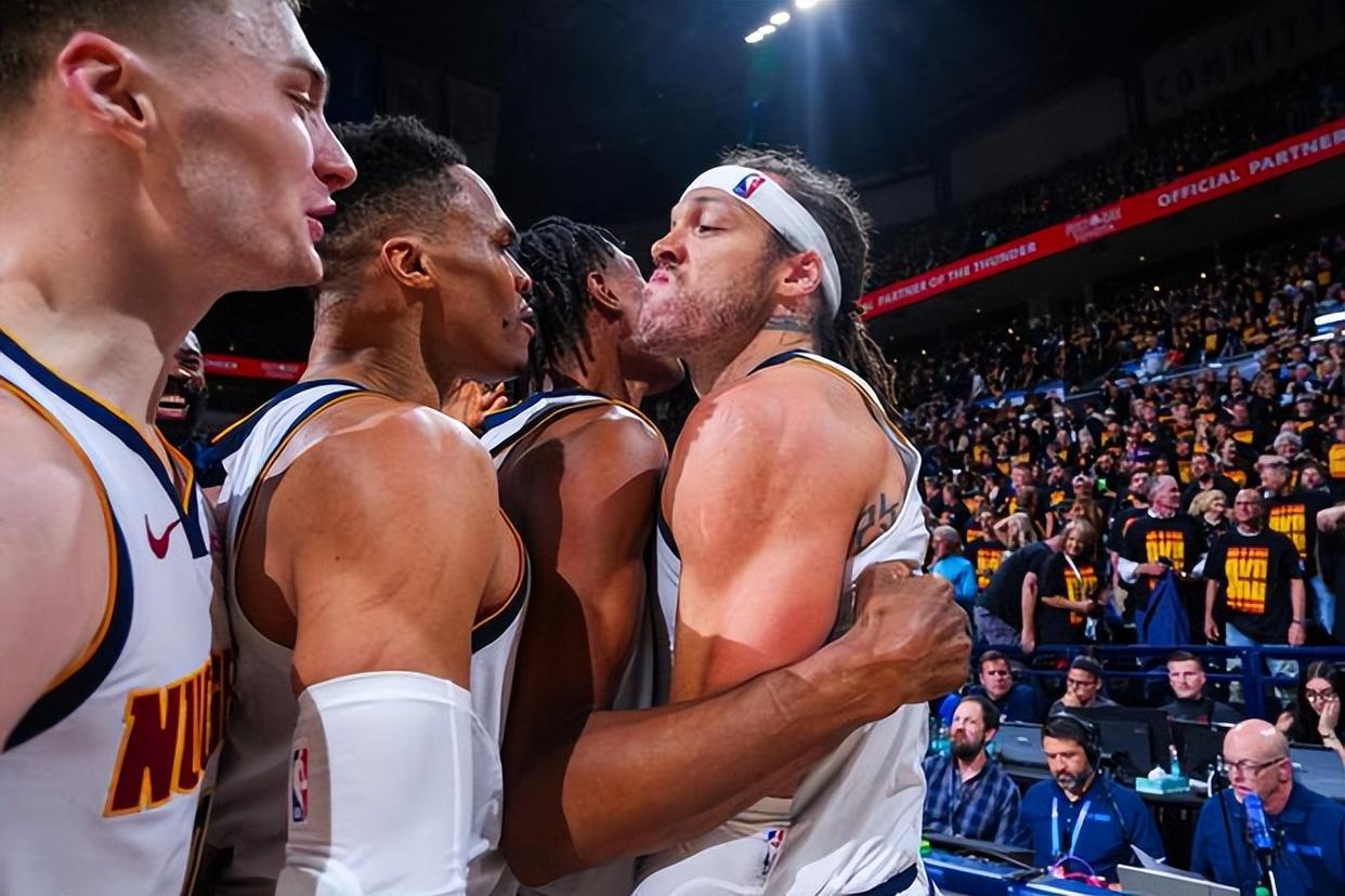 勇士B队爆冷尼克斯,约基奇统治全场 勇士B队爆冷尼克斯,约基奇统治全场