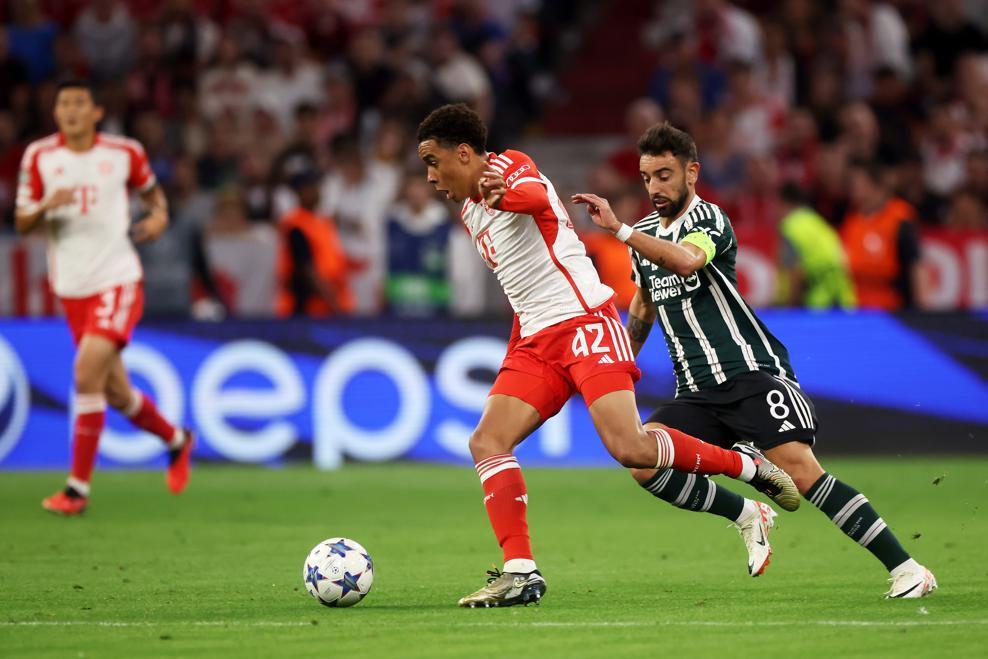 荷兰翻盘拜仁，卡塞米罗统治全场