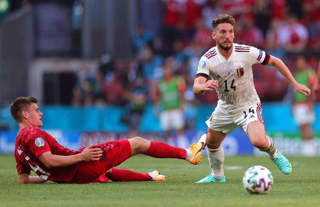 欧国联赛赛事接连进行,球员身手更加灵活 欧国联赛赛事接连进行,球员身手更加灵活