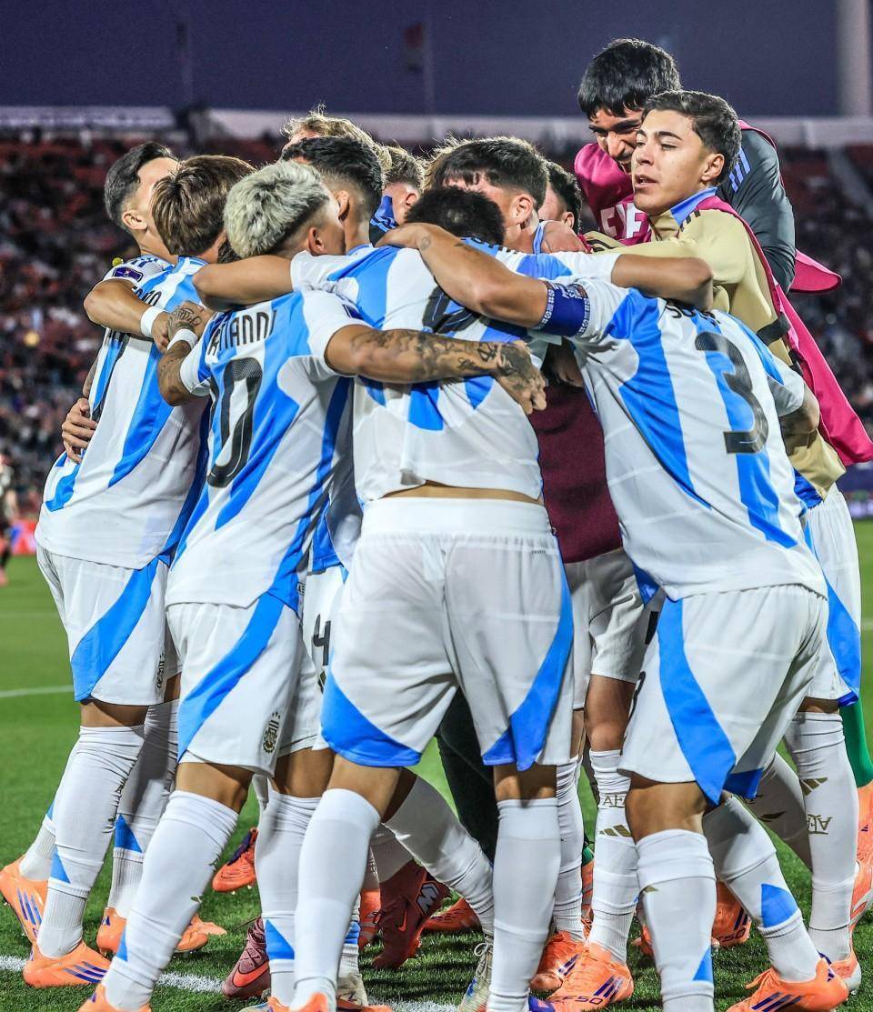 阿根廷篮球代表队再创佳绩,团结合作赢得赞誉 阿根廷篮球代表队再创佳绩,团结合作赢得赞誉